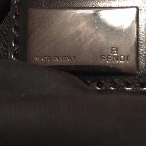 Authentic Fendi canvas zucca oyster shoulder bag - Picture 5 of 10